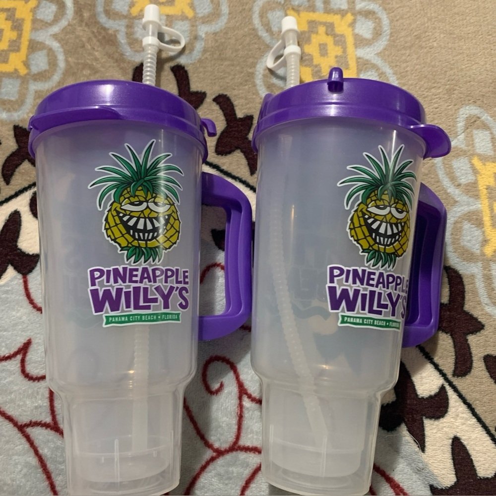 2 Pineapple Willy's 32 oz Whirley Travel Cups w/Bendy Straw Panama Beach Florida